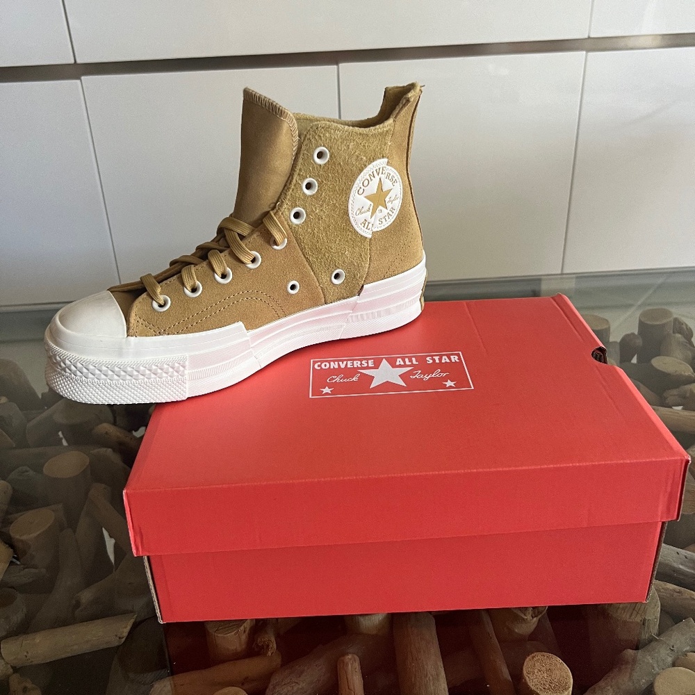 CONVERSE Chuck 70 Plus Hi Warm Winter Dunescape Hi Top Sneakers